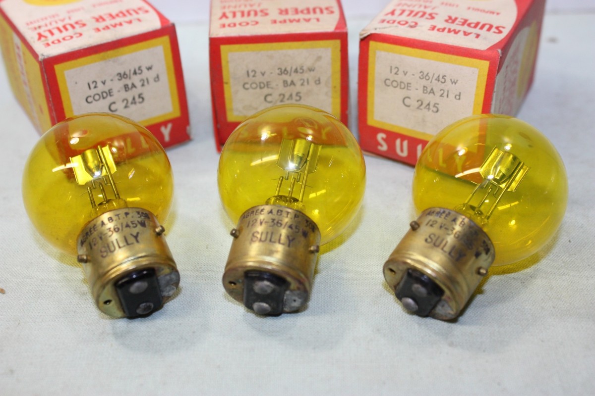 3 AMPOULES SULLY C245 12V 36/45W BA21D 3 ERGOTS...AUTOS ANCIENNES DIVERSES