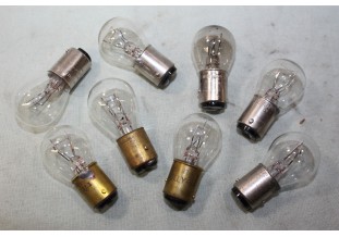 8 LAMPES STOP 12V 21/5W BAY15D DIVERS...AUTOS ANCIENNES DIVERS