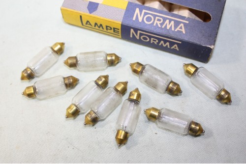 BOITE DE 9 NAVETTES DE PHARES 12V 10W NORMA 1616...AUTOS NCIENNES DIVERS