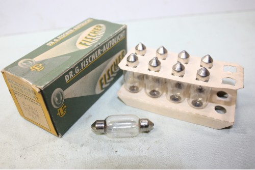 BOITE DE 9 NAVETTES DE PHARES 12V 18W FISCHER 10/2844...AUTOS NCIENNES DIVERS