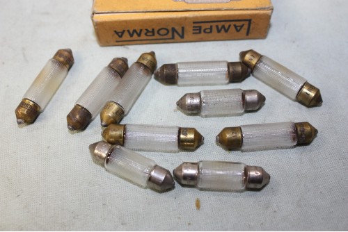 BOITE DE 10 LAMPES NAVETTES 12V 7W NORMA...AUTOS ANCIENNES DIVERS