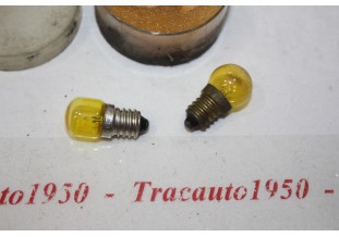 LOT DE 2 AMPOULES DE FEUX  6volts...VELOS BICYCLETTES VELOMOTEURS ANCIENS