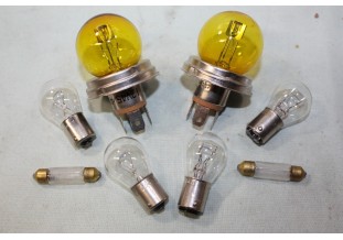 COFFRET DE LAMPES DE SECOURS 12V 45/40W P45T...AUTOS DIVERSES