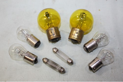 COFFRET DE LAMPES DE SECOURS 12V 36/36W BA21D...AUTOS DIVERSES
