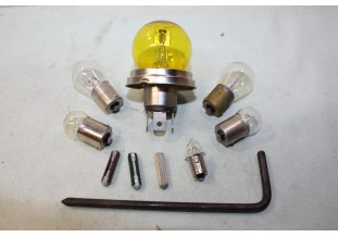 COFFRET DE LAMPES DE SECOURS 12V 45/40W CE...AUTOS DIVERSES