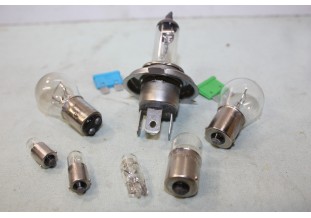 COFFRET DE LAMPES DE SECOURS 12V H4 60/55W P43T...AUTOS DIVERSES