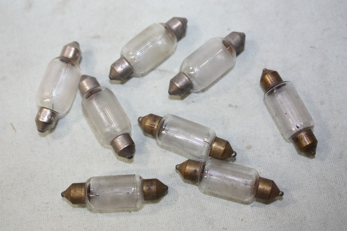 8 LAMPES NAVETTES 12V 15W 42X13mm...AUTOS ANCIENNES DIVERS