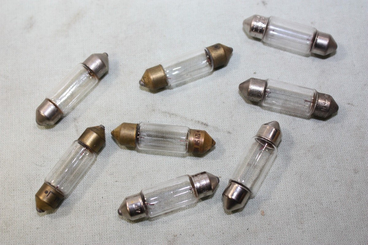 8 LAMPES NAVETTES 12V 5W 38x10mm...AUTOS ANCIENNES DIVERS