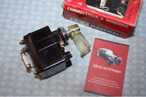 COMMUTATEUR DE CLIGNOTANT A MINUTERIE 24V SEV MARCHAL 420-4...CAMIONS TRACTEURS DIVERS