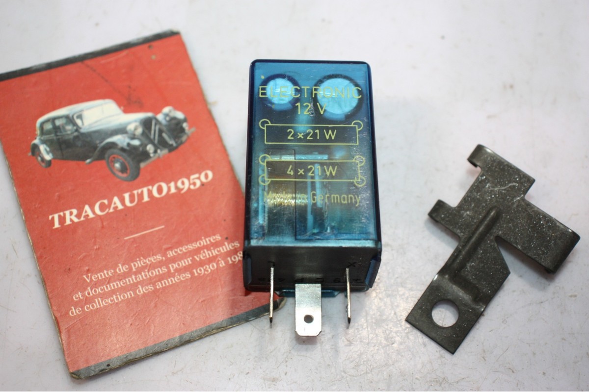 CENTRALE CLIGNOTANTE/WARNING HELLA 4DB 004124003 12V...AUTOS DIVERS...