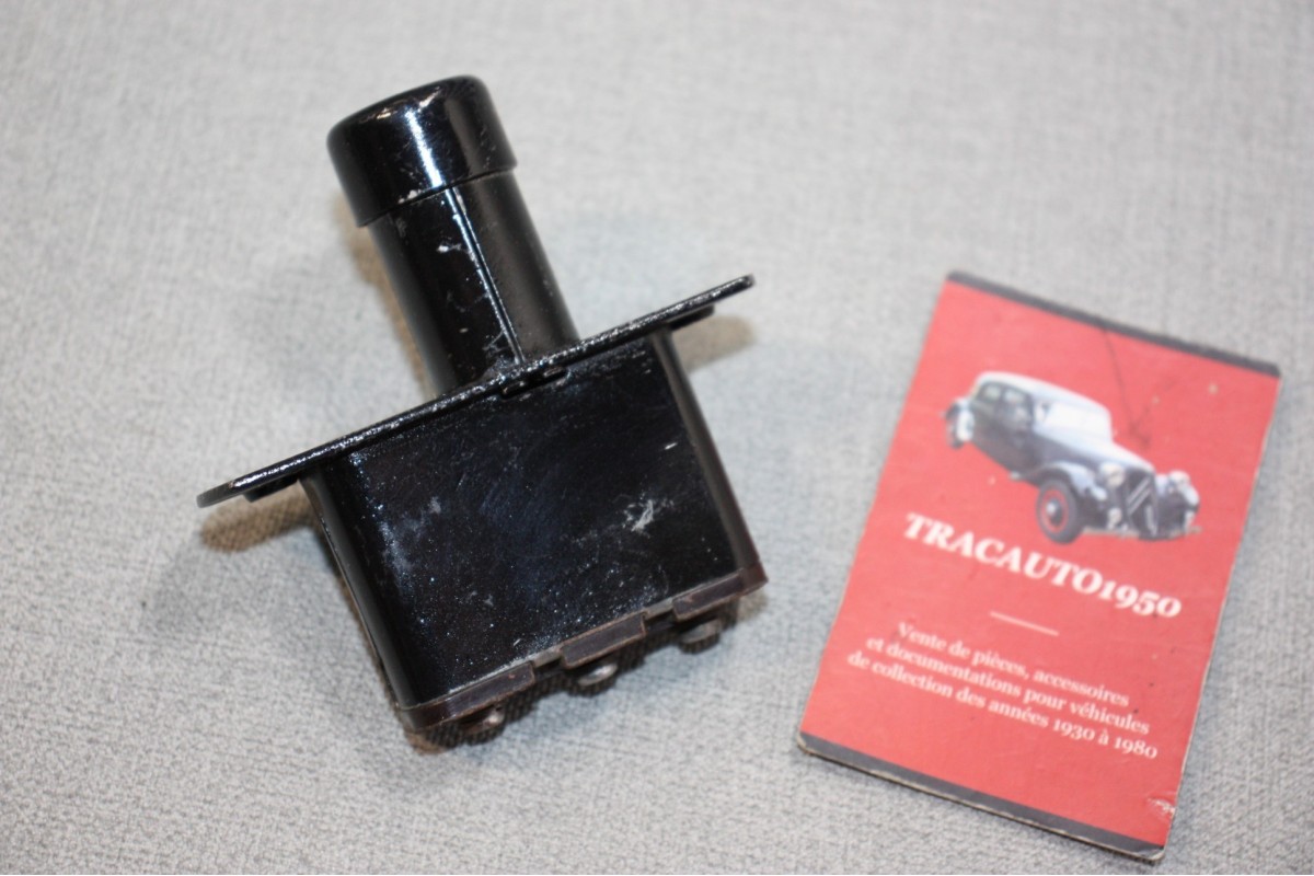 CONTACTEUR A PIED CODE/PHARE LABINAL 3 BORNES...AUTOS CAMIONS TRACATEURS