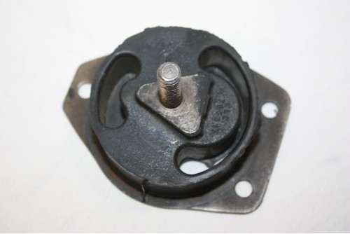 SUPPORT MOTEUR KLC M7653...PEUGEOT 204 MOT XK av 10/1967