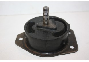 SUPPORT MOTEUR KLC M7653...PEUGEOT 204 MOT XK av 10/1967