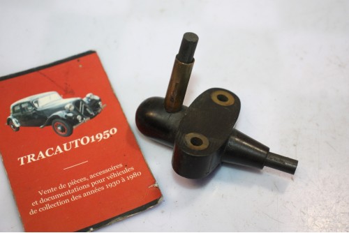 PORTE BALAIS COLLECTEURS POUR MAGNETO DUCELLIER...AUTOS AVA GUERRE