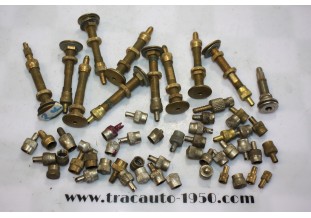 GROS LOT DE VALVES ET BOUCHONS POUR PNEUS ANCIENS...AUTOS CAMIONS ANCIENS