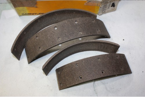 JEU DE GARNITURES DE FREIN ARRIERE FLERTEX 520538...PEUGEOT J7 UTIL...