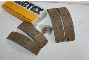 JEU DE GARNITURES DE FREIN AVANT FLERTEX 520145...RENAULT R4 FOURGO...