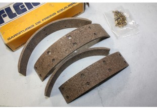 JEU DE GARNITURES DE FREIN AVANT FLERTEX 520145...RENAULT R4 4L R4F...