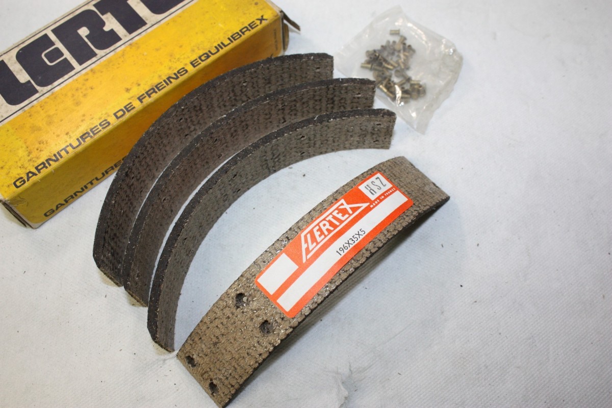 JEU DE GARNITURES DE FREIN AVANT FLERTEX 520118...OPEL KADETT KADET...