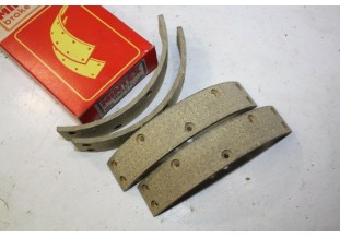 JEU DE GARNITURES DE FREIN AV MINTEX MO 33/2...POUR OPEL