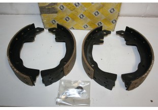 JEUX DE MACHOIRES DE FREINS AV/AR RENAULT 77 01 201 216...RENAULT R4 R16