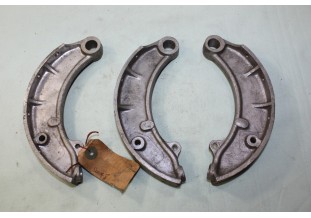 LOT DE 3 MACHOIRES DE FREINS ARRIERES A GARNIR...SIMCA 8
