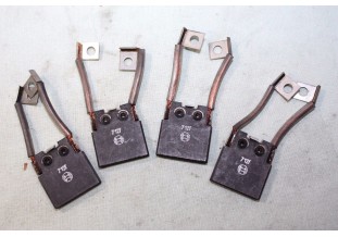 CHARBONS BX 56 POUR DYNAMO BOSCH 31x27x6...POUR AUTOS CAMIONS ANCIE...