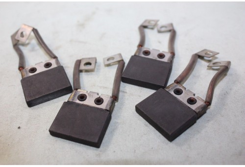 CHARBONS BX 56 POUR DYNAMO BOSCH 31x27x6...POUR AUTOS CAMIONS ANCIE...