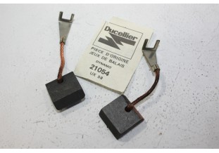 CHARBONS UX 58 POUR DYNAMOS DUCELLIER...ID DS HY 403 404 204 R3 R4 R6 R8 R10 R12 1301 1501