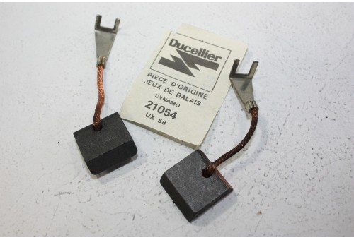 CHARBONS UX 58 POUR DYNAMOS DUCELLIER...ID DS HY 403 404 204 R3 R4 R6 R8 R10 R12 1301 1501