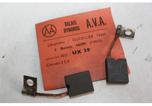 CHARBONS UX 39  POUR DYNAMOS DUCELLIER...CITROEN 2CV UTILITAIRES ACADIANE