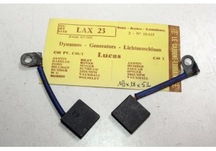 CHARBONS LAX 23 POUR DYNAMOS LUCAS...POUR AUSTIN FORD TRIUMPH MG JA...