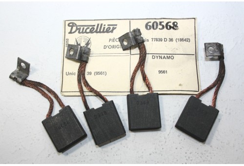 CHARBONS UX 60568 POUR DYNAMOS DUCELLIER...CAMIONS UNIC MZ39 BERLIE...