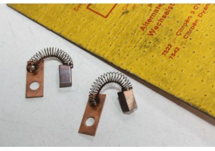 CHARBONS UX 62-63  POUR ALTERNATEURS DUCELLIER ...POUR CITROEN DYAN...