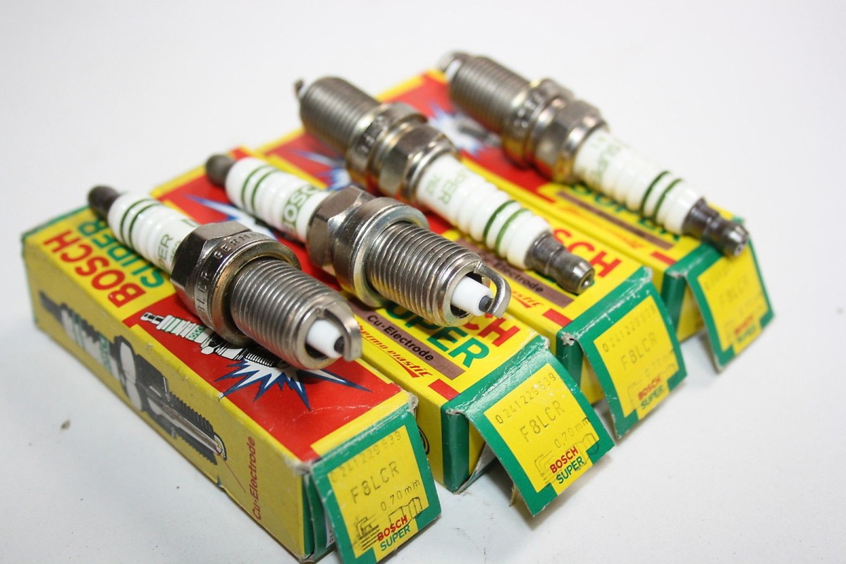 JEU DE 4 BOUGIES BOSCH SUPER F8LCR..BMW E30 316 318 OPEL FIAT 127 1...
