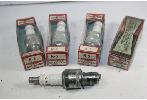 JEU DE 4 BOUGIES CHAMPION N-5..SIMCA 1000 RALLYE RENAULT R15 TS FUE...