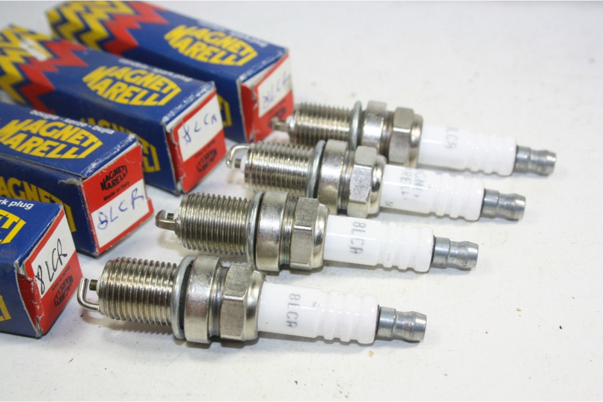 JEU DE 4 BOUGIES MAGNETTI MARELI 8LCR...CITROEN VISA GTI JAGUAR XJR...