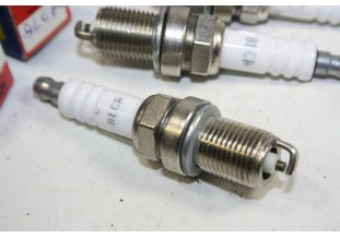 JEU DE 4 BOUGIES MAGNETTI MARELI 8LCR...CITROEN VISA GTI JAGUAR XJR...