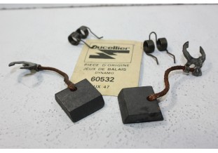 CHARBONS UX 47 POUR DYNAMOS 6/12V DUCELLIER...403 404 204 ID19 DS19...