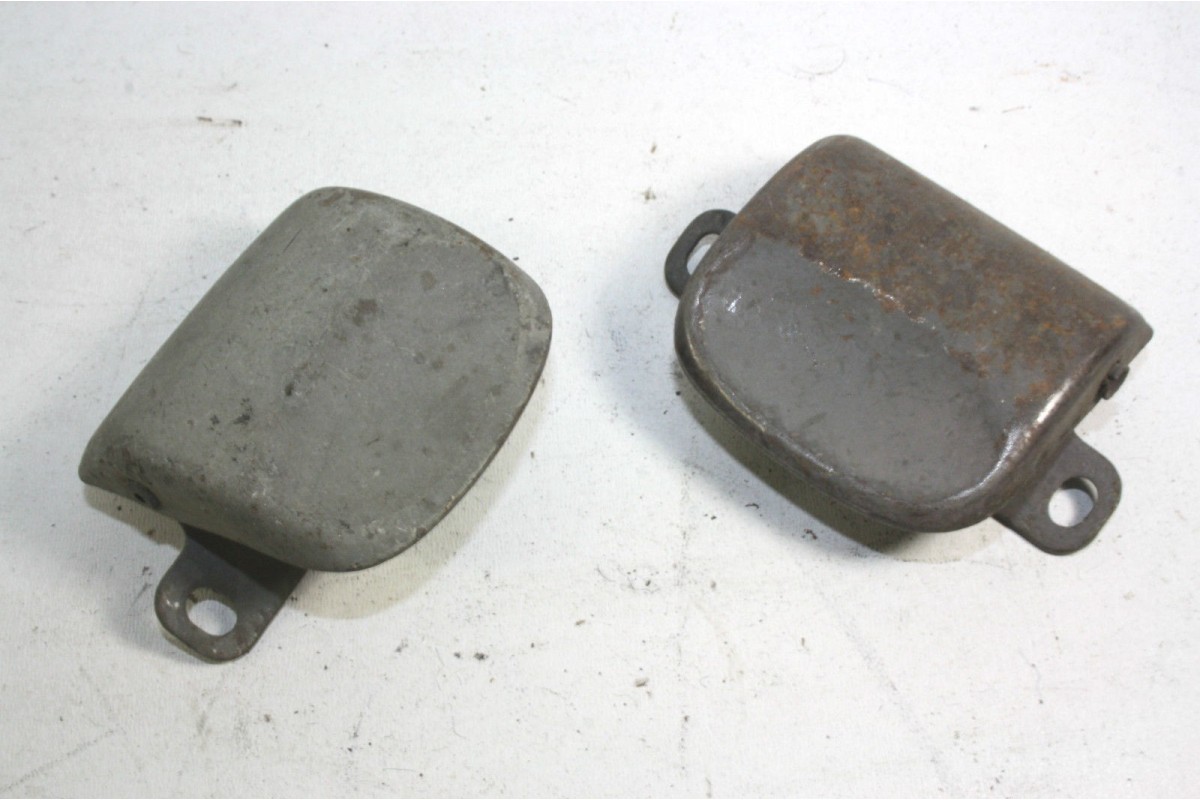 PAIRE DE LOQUETS INT DE GLACE MOBILE DE PORTE AVANT...CITROEN  2CV ...