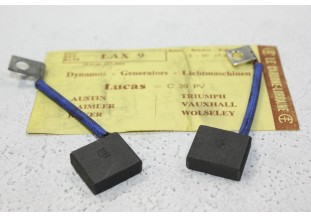 CHARBONS LAX 9 POUR DYNAMOS LUCAS...POUR AUSTIN DAIMLER ROVER TRIUM...