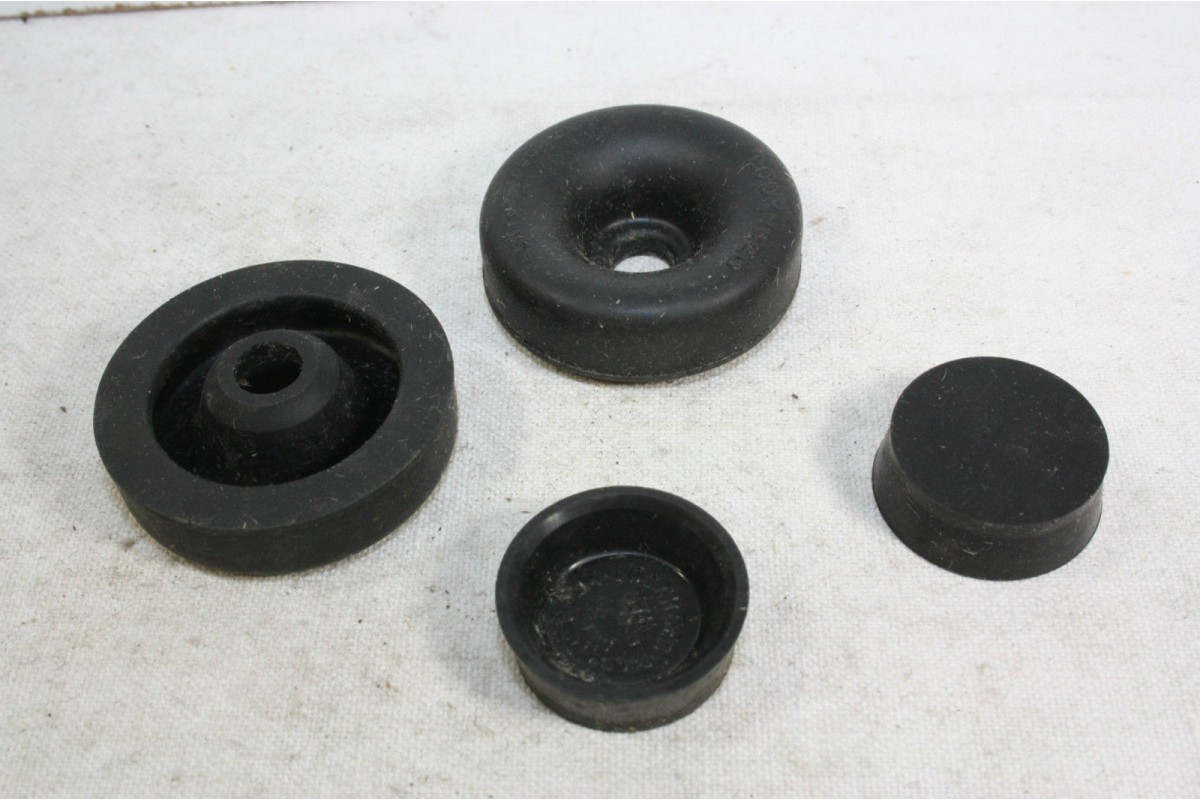 NECESSAIRE DE REPARATION DE CYLINDRE DE ROUE AR 553036..PANHARD DYN...