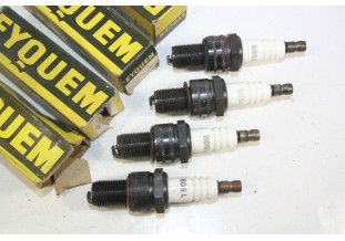 JEU DE 4 BOUGIES EYQUEM 805 L...CG PANHARD PEUGEOT TALBOT PORSCHE L...