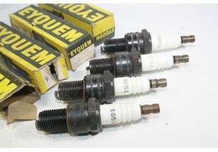 JEU DE 4 BOUGIES EYQUEM 805 L...CG PANHARD PEUGEOT TALBOT PORSCHE L...