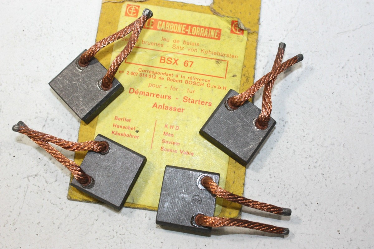 CHARBONS BSX 67 POUR DEMARREURS 24V BOSCH...CAMIONS  BERLIET SAVIEM...