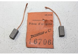 CHARBONS UX 64 POUR ALTERNATEURS DUCELLIER...POUR 204 304 404 CITRO...