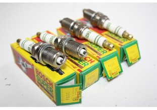 JEU DE 4 BOUGIES BOSCH SUPER F6DC..ALFA ROMEO 156 GT AUDI 80 QUATTR...
