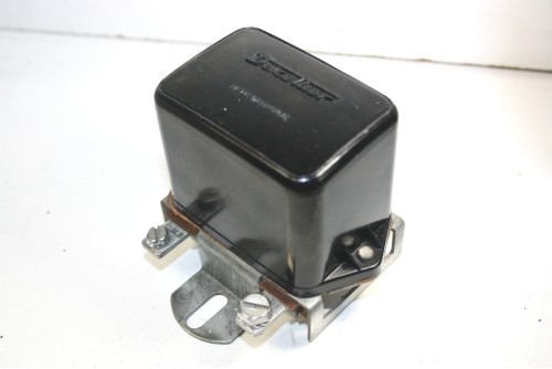 REGULATEUR DUCELLIER 8352 12V TEMOIN DE CHARGE...CITROEN DYANE 6 19...