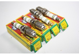 JEU DE 4 BOUGIES BOSCH SUPER FR6DC..ALFA ROMEO 156 GT AUDI 80 QUATT...