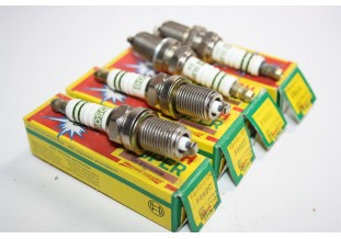 JEU DE 4 BOUGIES BOSCH SUPER FR6DC..ALFA ROMEO 156 GT AUDI 80 QUATT...